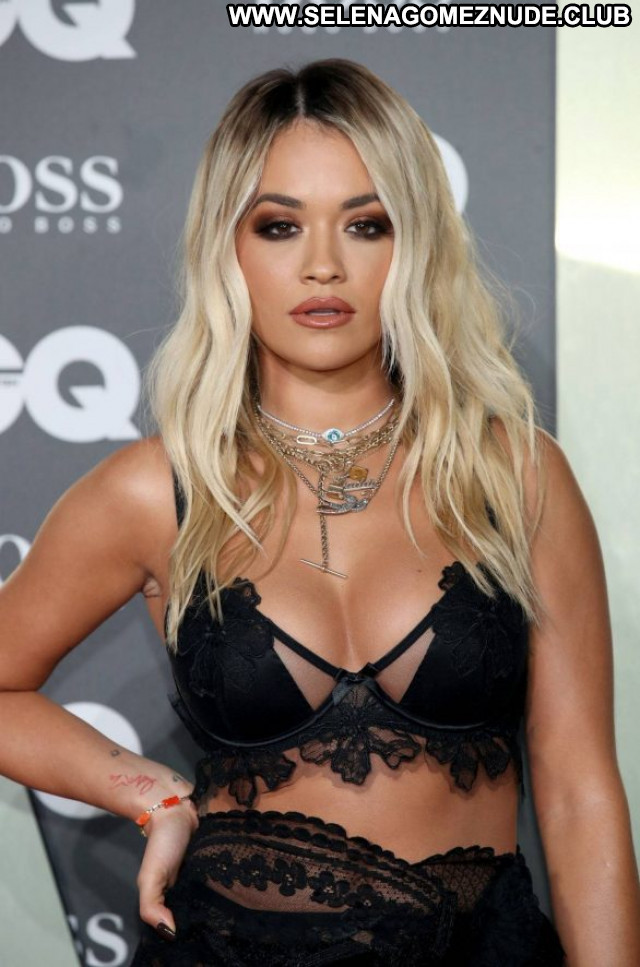 Rita Ora Gq Men Of The Year Awards Paparazzi Posing Hot Babe