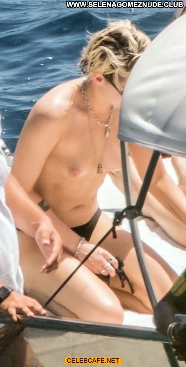 Kristen Stewart No Source Italy Toples Posing Hot Yacht Topless