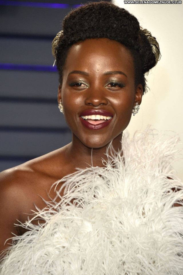 Lupita Nyongo No Source Posing Hot Beautiful Sexy Celebrity Babe