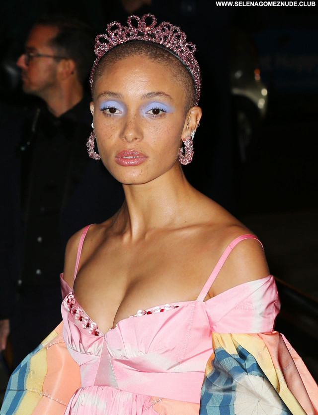 Adwoa Aboah No Source  Babe Beautiful Posing Hot Celebrity Sexy