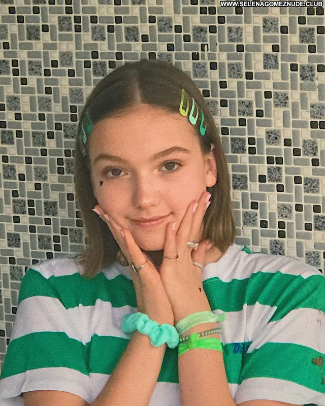 Jayden Bartels No Source Sexy Posing Hot Babe Celebrity Beautiful