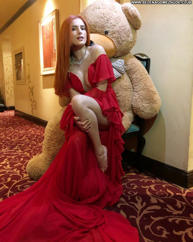 Bella Thorne No Source Babe Beautiful Sexy Celebrity Posing Hot