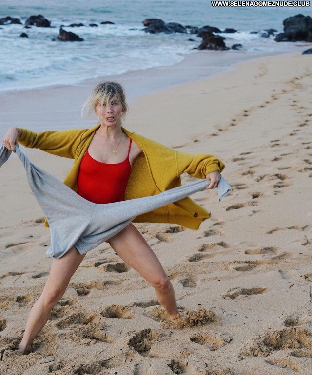 Julianne Hough No Source Sexy Beautiful Babe Posing Hot Celebrity