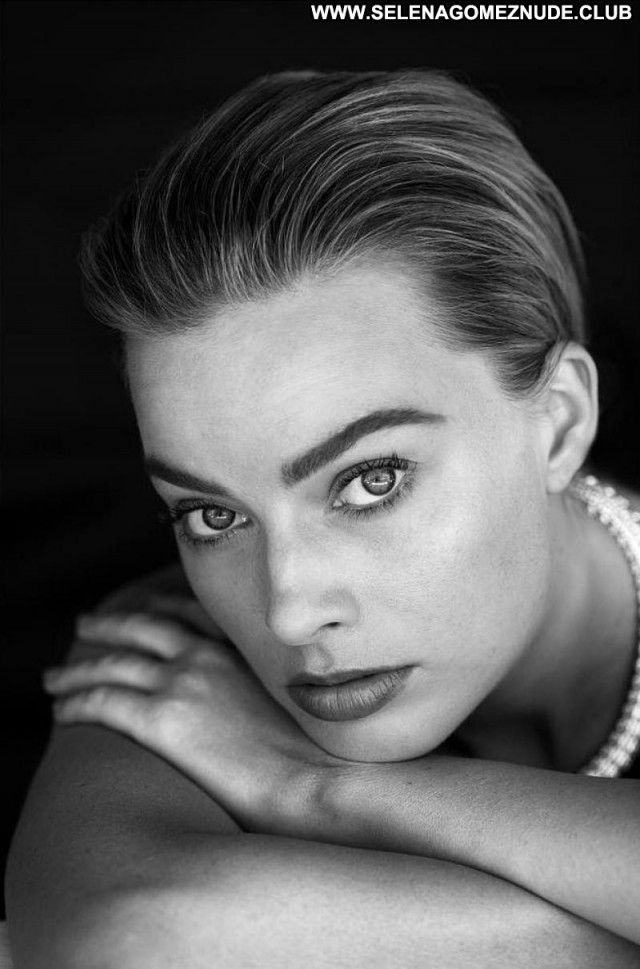 Margot Robbie No Source  Beautiful Celebrity Babe Sexy Posing Hot