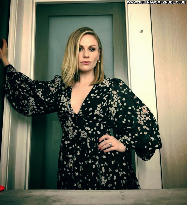 Anna Paquin No Source Posing Hot Celebrity Beautiful Babe Sexy