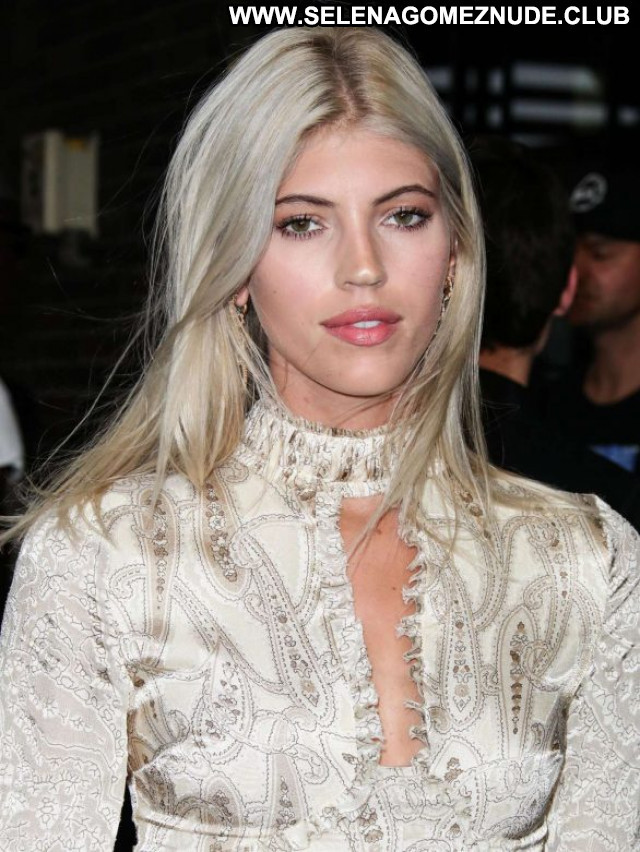 Devon Windsor No Source Paparazzi Babe Celebrity Beautiful Posing Hot