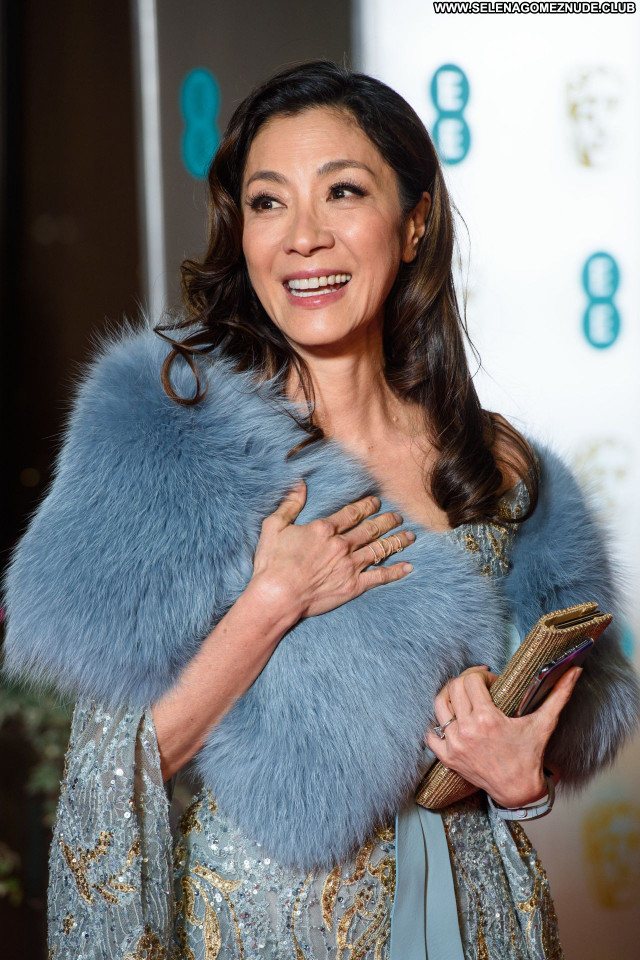 Michelle Yeoh No Source  Beautiful Babe Sexy Posing Hot Celebrity