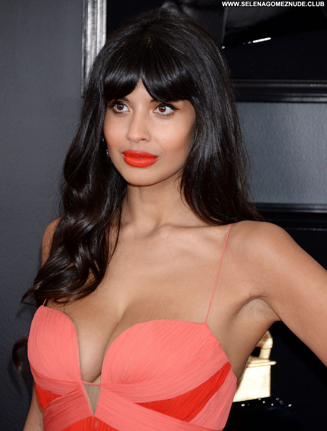 Jameela Jamil No Source Posing Hot Celebrity Babe Beautiful Sexy