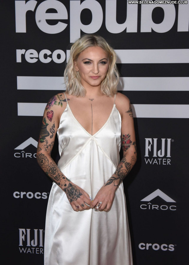 Julia Michaels No Source Beautiful Sexy Posing Hot Babe Celebrity