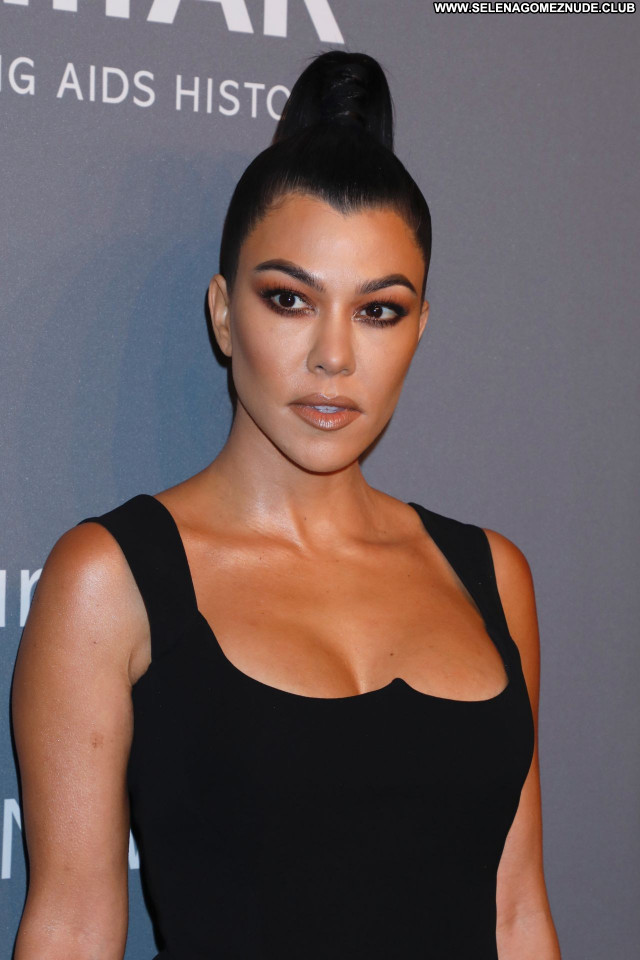 Kourtney Kardashian No Source Beautiful Posing Hot Celebrity Babe Sexy
