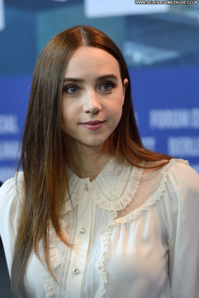 Zoe kazan nude