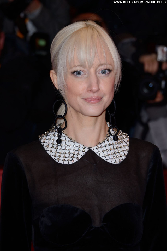 Andrea Riseborough No Source Celebrity Sexy Posing Hot Beautiful Babe