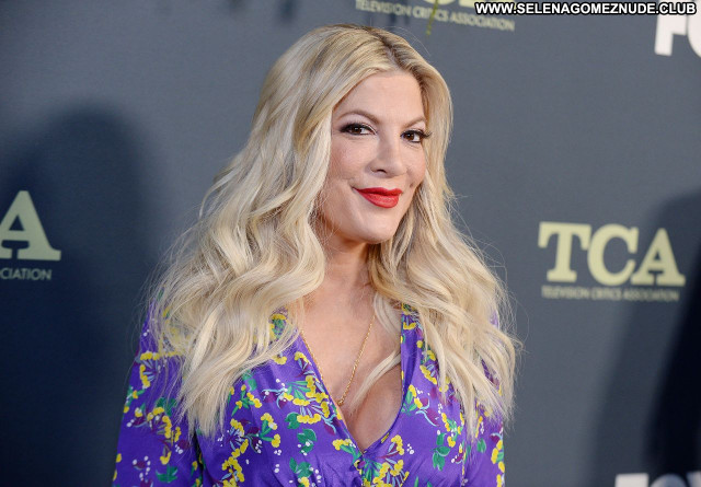 Tori Spelling No Source  Posing Hot Sexy Celebrity Beautiful Babe