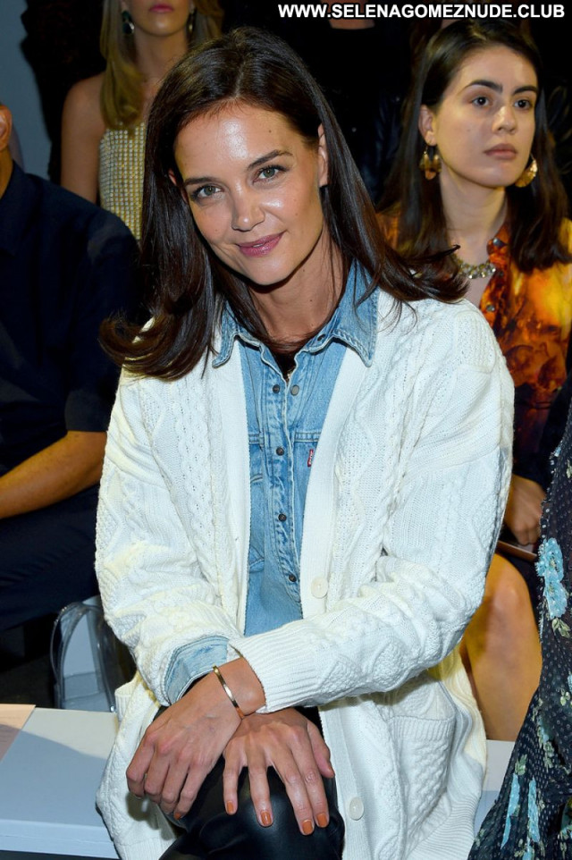 Katie Holmes No Source Posing Hot Beautiful Celebrity Sexy Babe