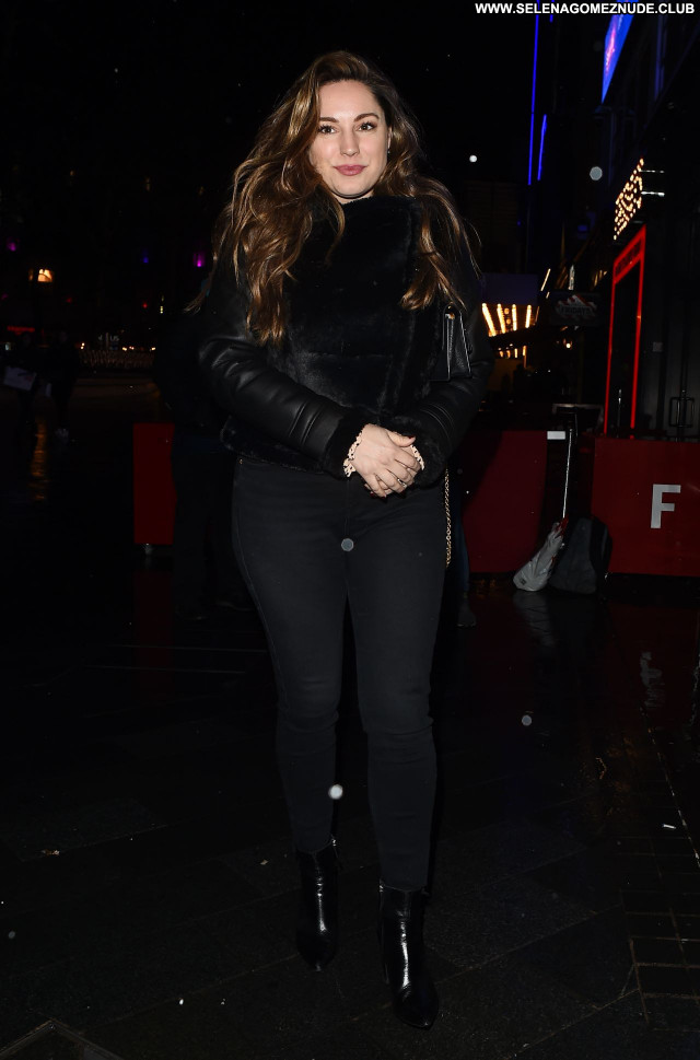 Kelly Brook No Source Babe Beautiful Celebrity Sexy Posing Hot