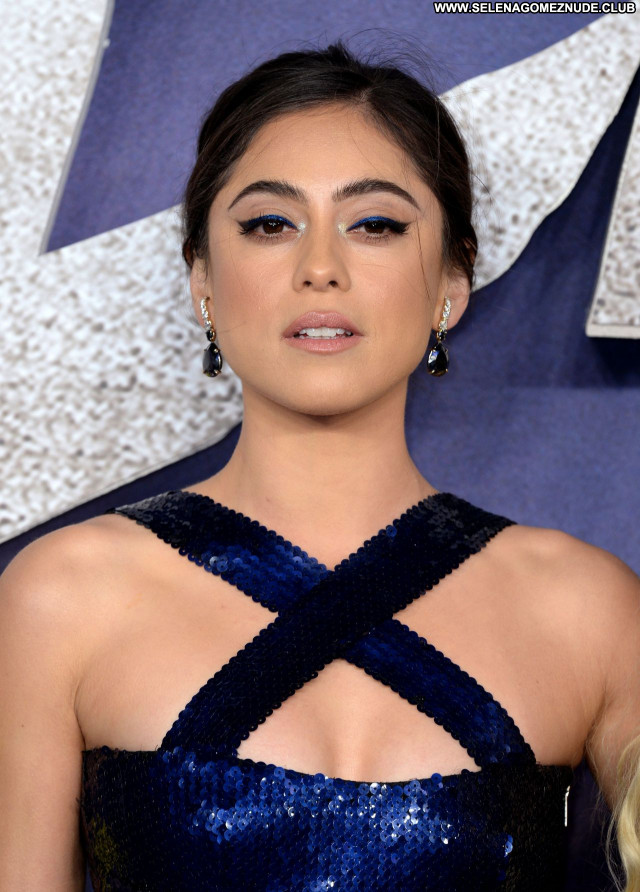 Rosa Salazar No Source Beautiful Celebrity Babe Sexy Posing Hot