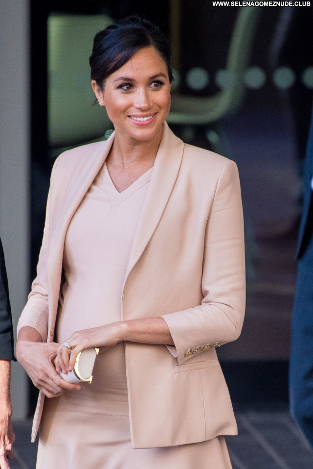 Meghan Markle No Source Sexy Celebrity Babe Beautiful Posing Hot