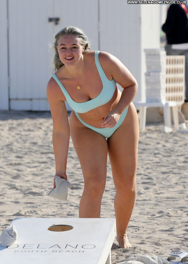 Iskra Lawrence No Source  Beautiful Babe Celebrity Posing Hot Sexy