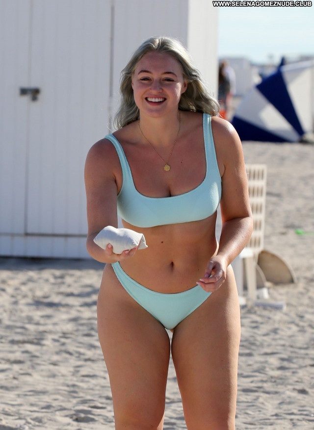 Iskra Lawrence No Source  Posing Hot Sexy Babe Beautiful Celebrity