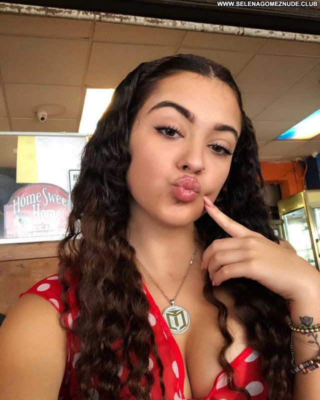 Malu Trevejo No Source Beautiful Babe Posing Hot Sexy Celebrity