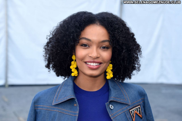 Yara Shahidi No Source Posing Hot Beautiful Celebrity Babe Sexy