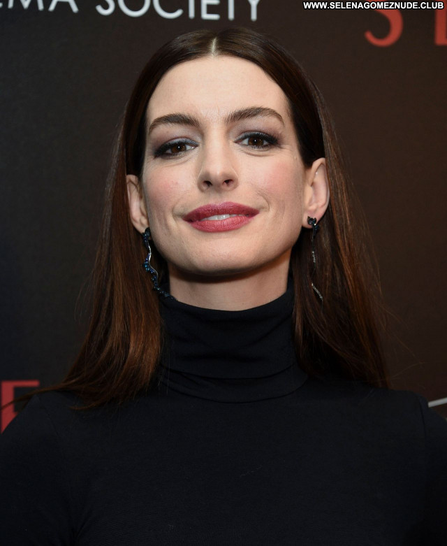 Anne Hathaway No Source  Posing Hot Celebrity Sexy Beautiful Babe
