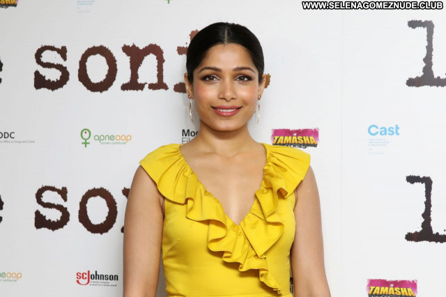 Freida Pinto No Source  Babe Celebrity Posing Hot Beautiful Sexy