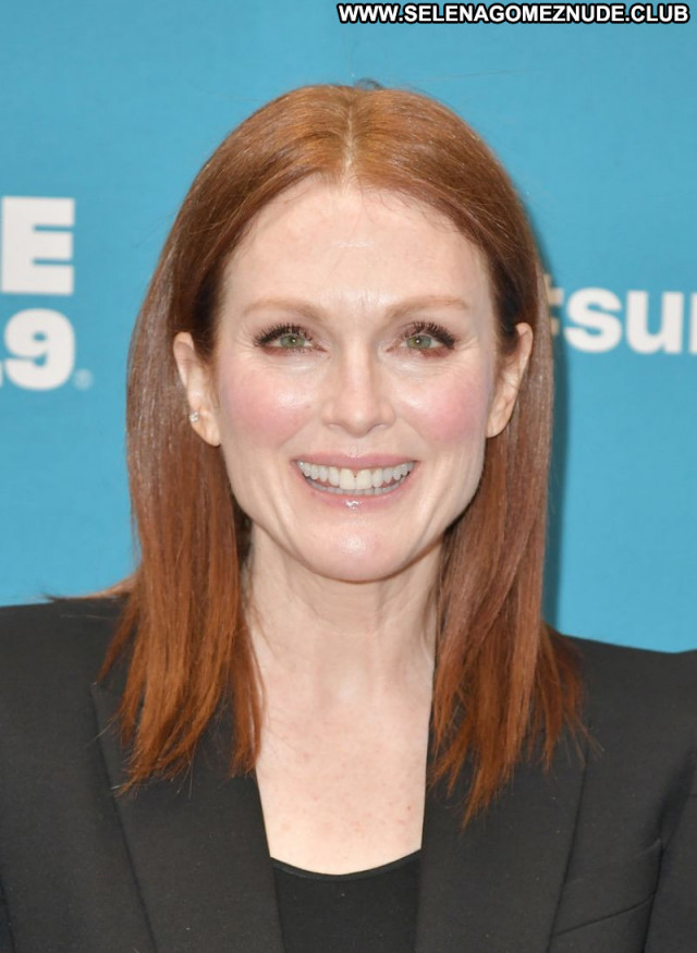 Julianne Moore No Source Sexy Posing Hot Celebrity Babe Beautiful