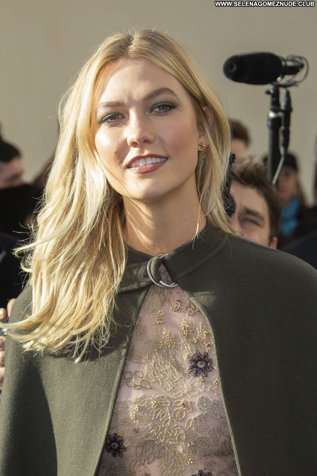 Karlie Kloss No Source Celebrity Posing Hot Sexy Babe Beautiful