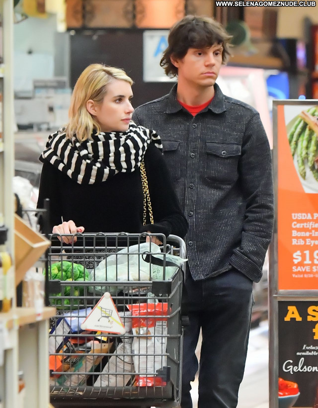 Emma Roberts No Source Beautiful Celebrity Sexy Babe Posing Hot