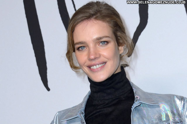 Natalia Vodianova No Source Posing Hot Sexy Beautiful Babe Celebrity