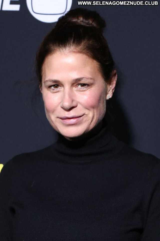 Maura Tierney No Source Sexy Celebrity Beautiful Babe Posing Hot