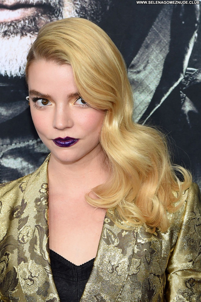 Anya Taylor No Source  Celebrity Beautiful Sexy Babe Posing Hot