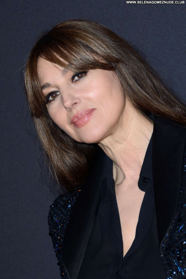Monica Bellucci No Source Celebrity Beautiful Sexy Posing Hot Babe
