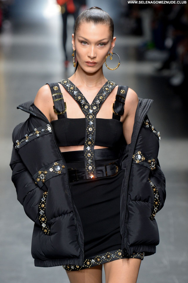 Ella Hadid No Source  Beautiful Posing Hot Sexy Babe Celebrity