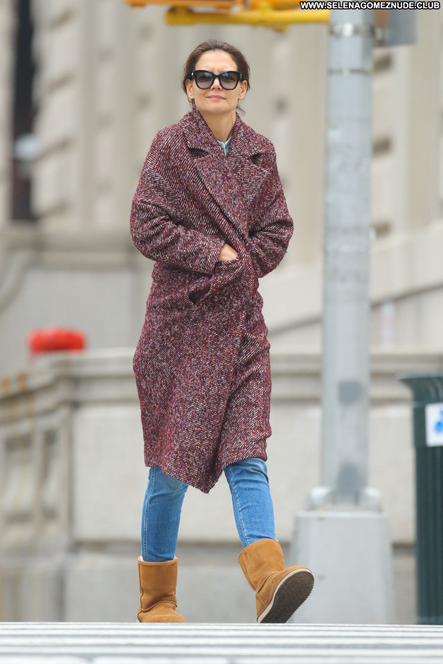 Katie Holmes No Source Posing Hot Sexy Beautiful Babe Celebrity