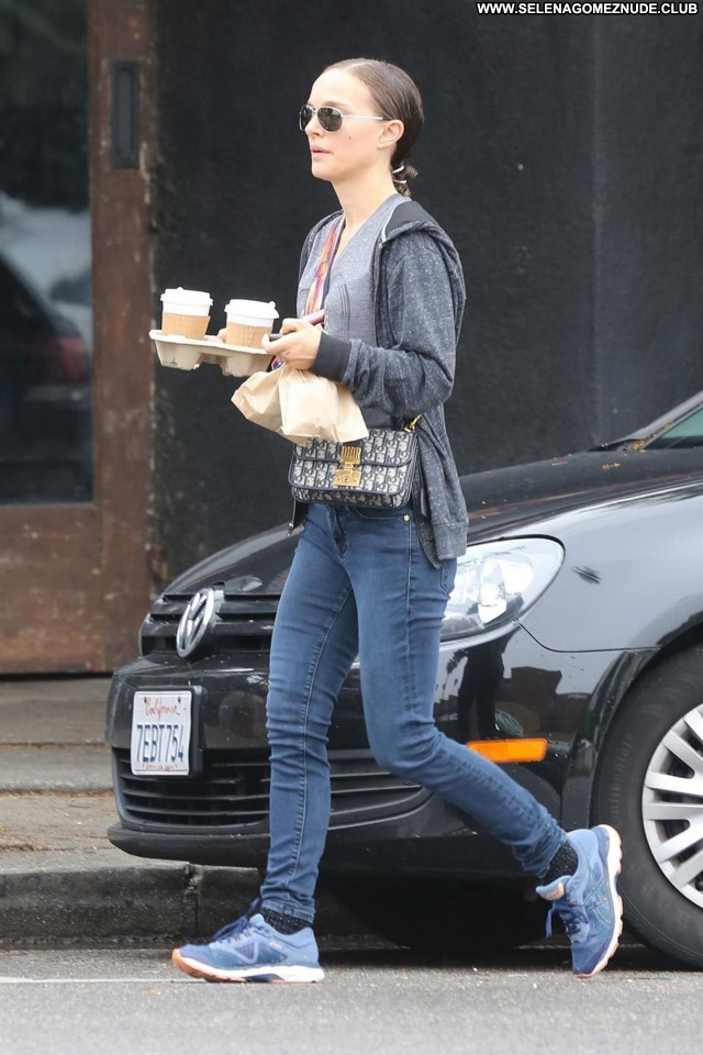 Natalie Portman No Source Posing Hot Celebrity Sexy Beautiful Babe
