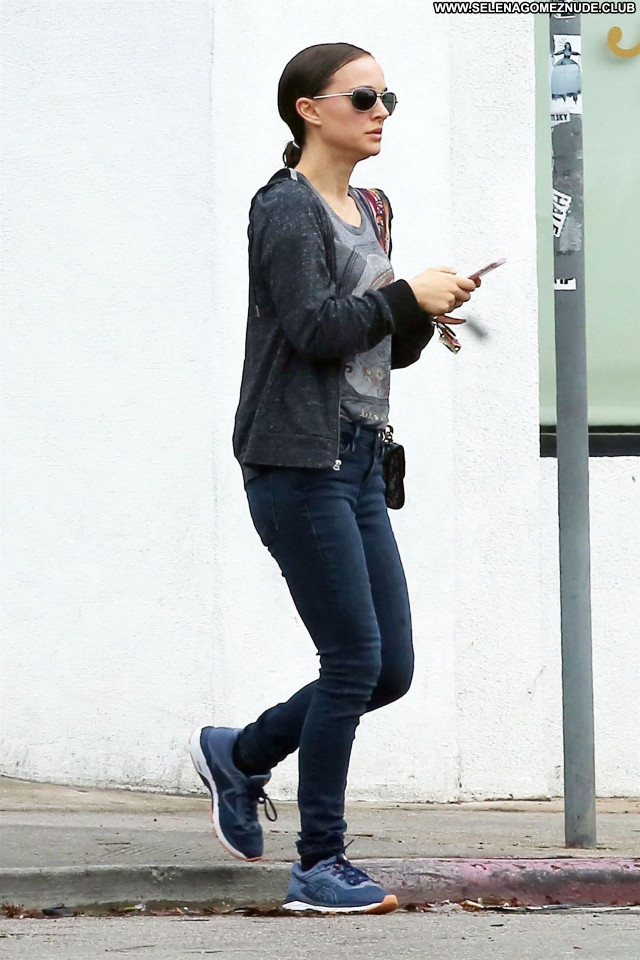 Natalie Portman No Source  Babe Sexy Beautiful Celebrity Posing Hot