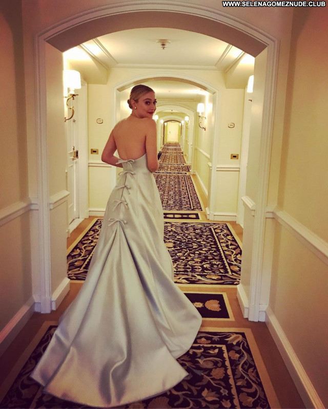 Dakota Fanning No Source Babe Posing Hot Beautiful Celebrity Sexy