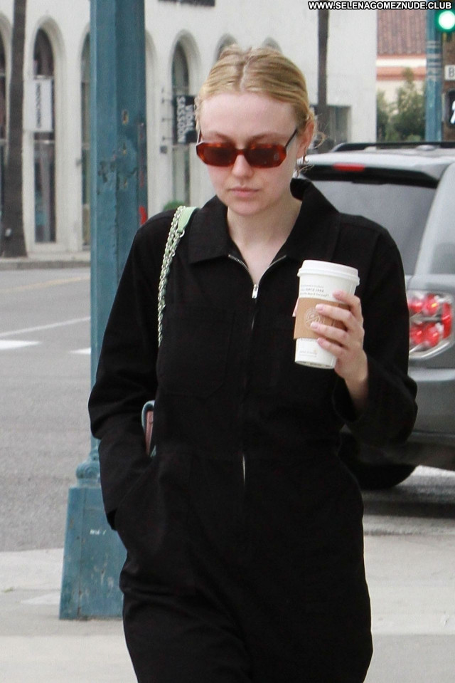 Dakota Fanning No Source  Babe Posing Hot Celebrity Sexy Beautiful