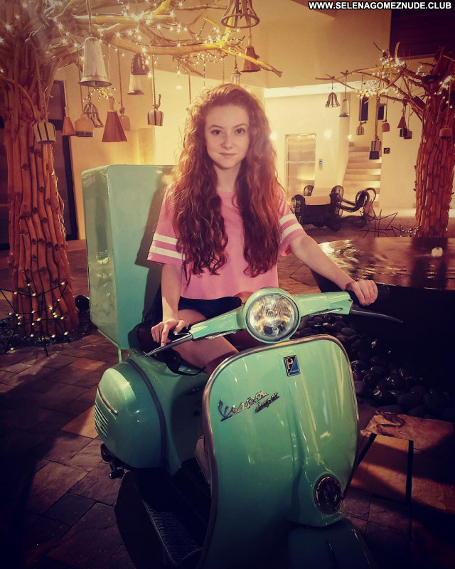 Francesca Capaldi No Source Beautiful Babe Posing Hot Celebrity Sexy