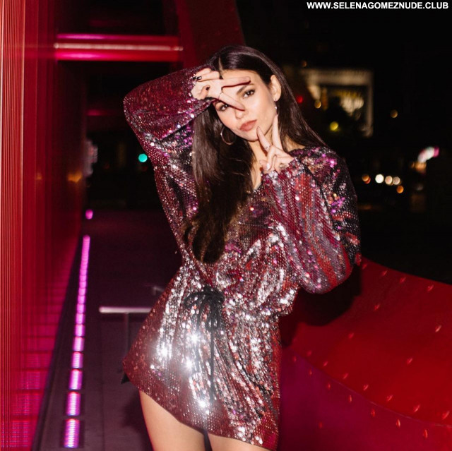 Victoria Justice No Source Sexy Posing Hot Babe Celebrity Beautiful