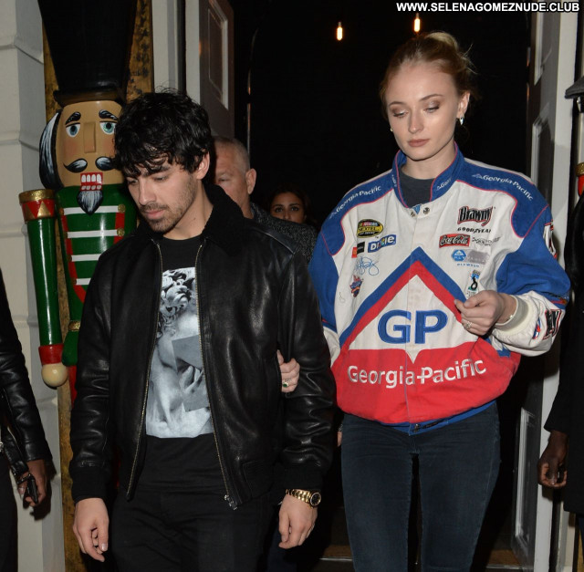 Sophie Turner No Source Beautiful Sexy Babe Celebrity Posing Hot