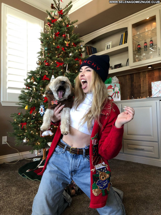 Sabrina Carpenter No Source Posing Hot Celebrity Sexy Beautiful Babe
