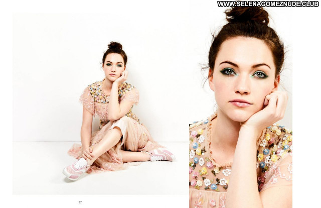 Violett Beane No Source  Beautiful Babe Posing Hot Sexy Celebrity