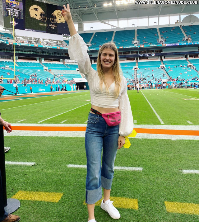 Eugenie Bouchard No Source Posing Hot Beautiful Sexy Celebrity Babe