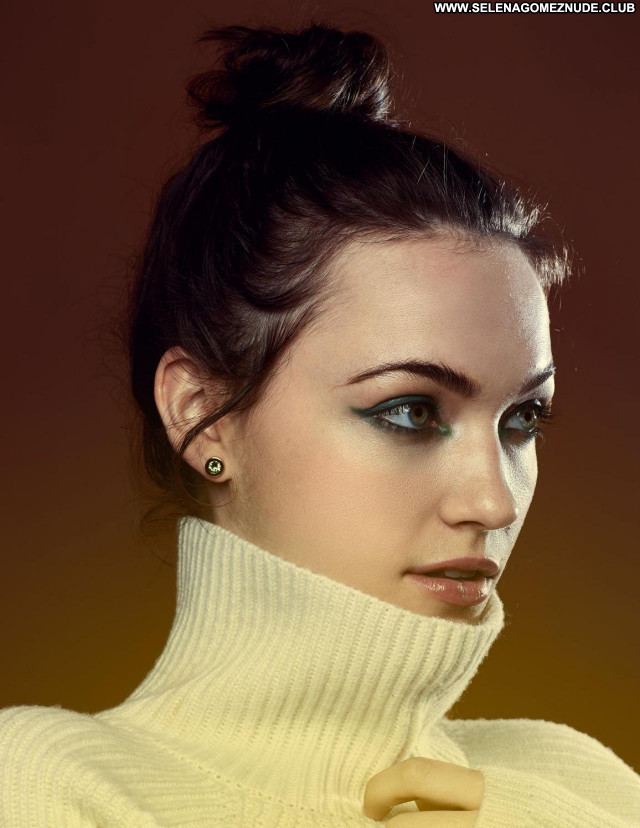 Violett Beane No Source Beautiful Posing Hot Celebrity Sexy Babe