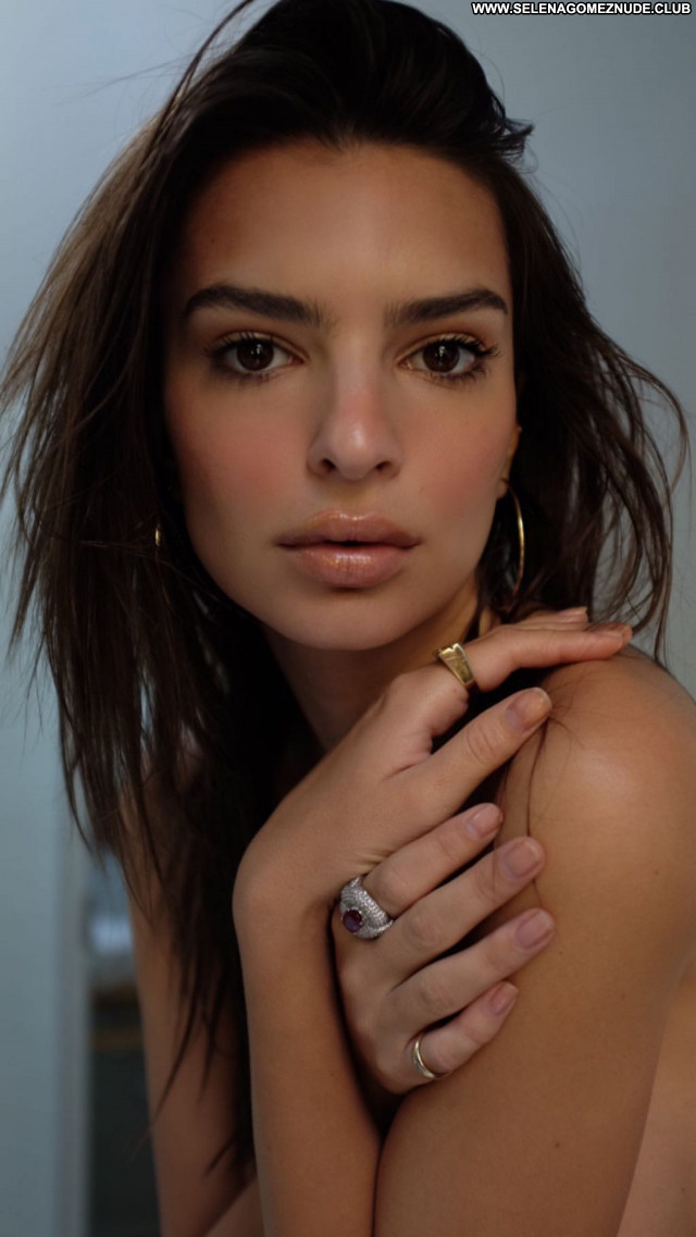 Emily Ratajkowski No Source Beautiful Posing Hot Sexy Celebrity Babe