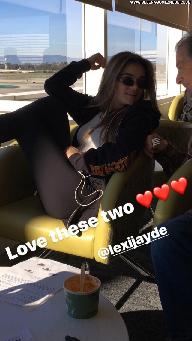 Alexis Jayde No Source  Celebrity Babe Posing Hot Sexy Beautiful