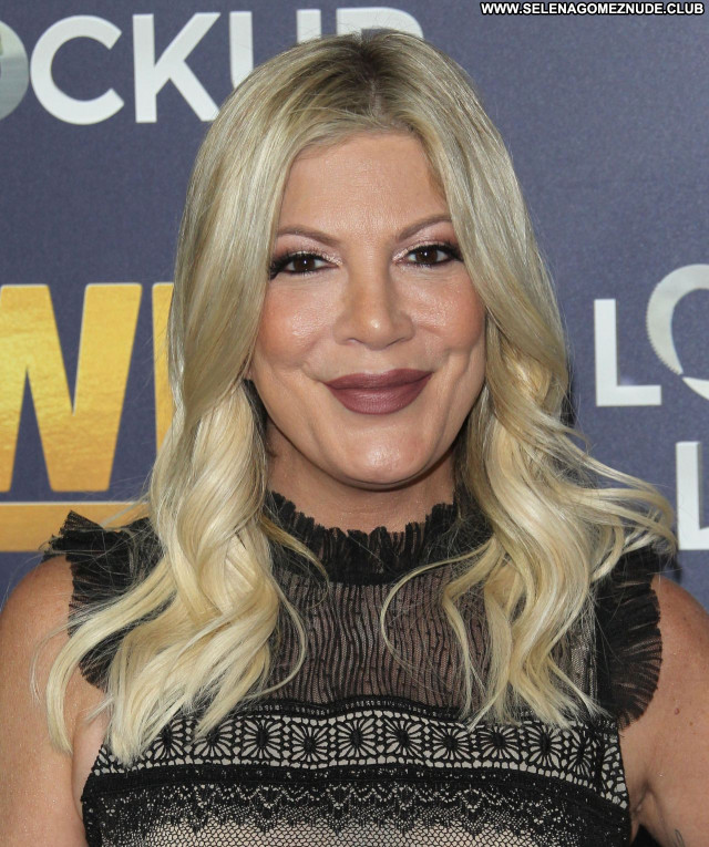 Tori Spelling No Source Celebrity Posing Hot Beautiful Sexy Babe